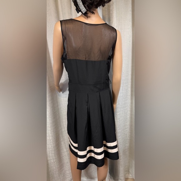 GUESS Los Angeles Black Sheer Mesh Fit & Flare Dress Sz 12 Elegant Cocktail - Picture 6 of 6